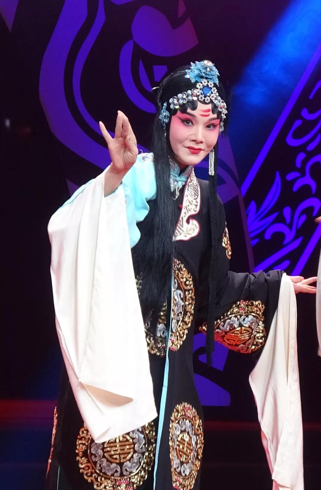 河南豫剧前三十名演员的心灵与自然的双重旅行