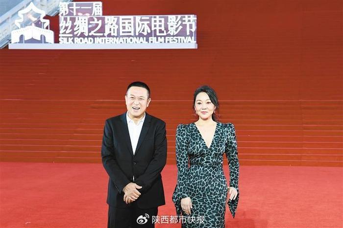 星光灿烂，自然美景的旅行启示录与演员全阵容